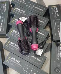 One Step Hot Air Brush – 3-in-1 Dryer, Straightener & Volumizer